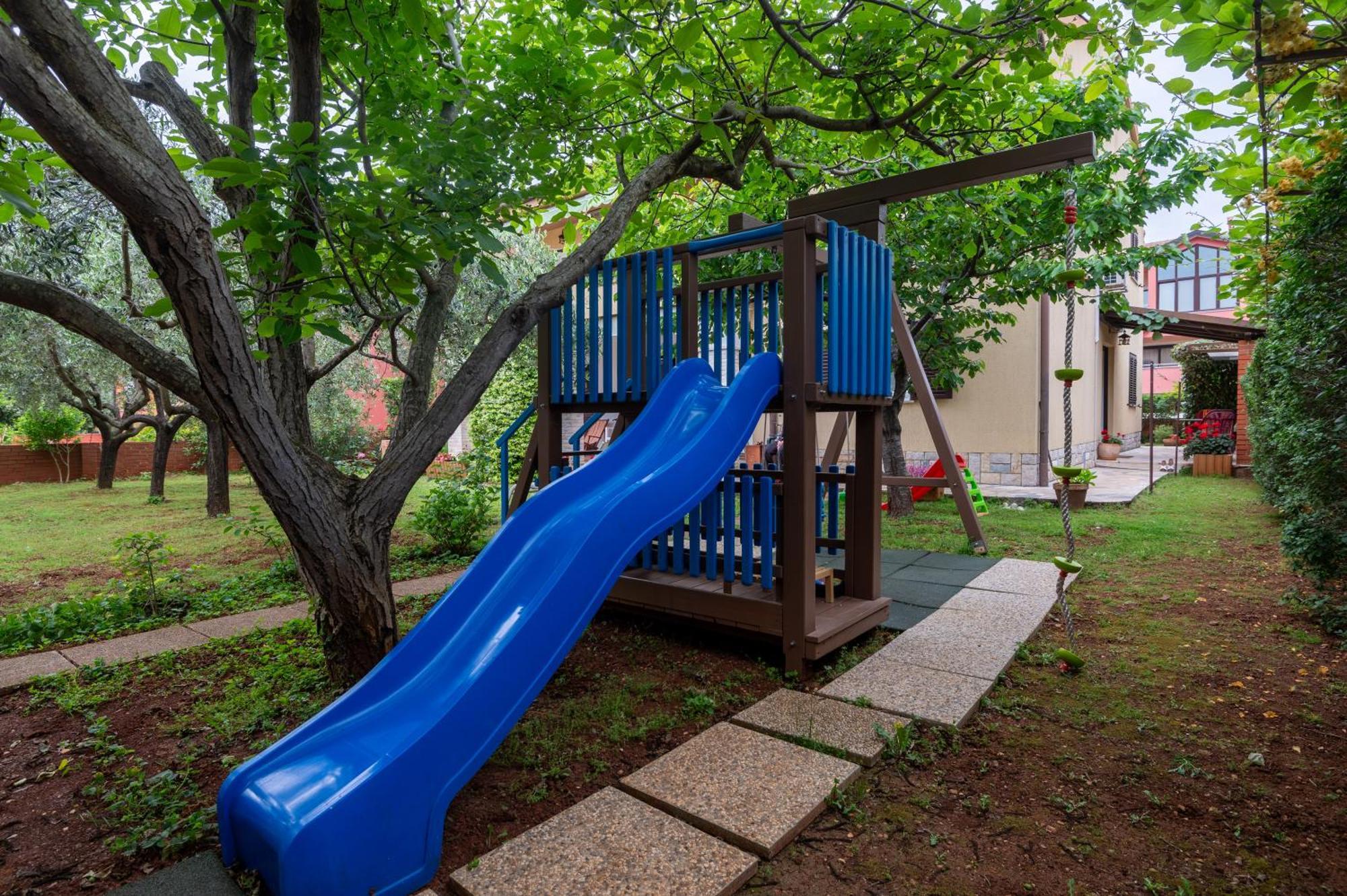 Apartments Mirella Novigrad  Екстер'єр фото