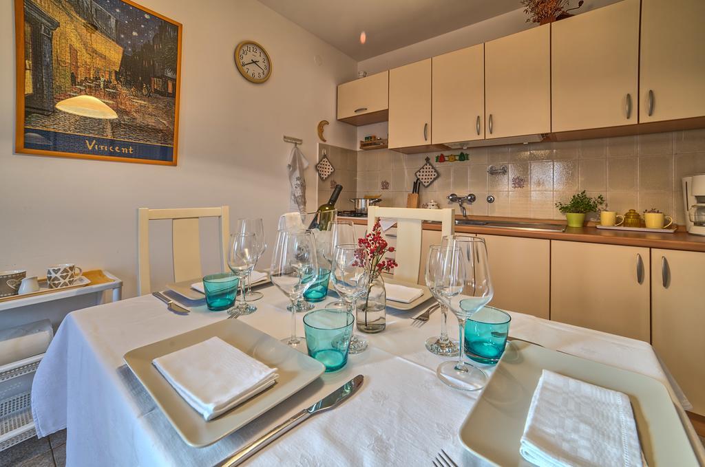 Apartments Mirella Novigrad  Екстер'єр фото